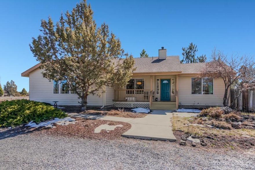 Tidy and well maintained single level home in desirable Starwood community north of Bend. Enjoy the peaceful, quiet neighborhood with abundant trails while also allowing for a country living feeling. Large, corner lot with fenced back yard. Cork flooring throughout. Ready for your personal touches. Priced to sell quickly for this wonderful neighborhood.