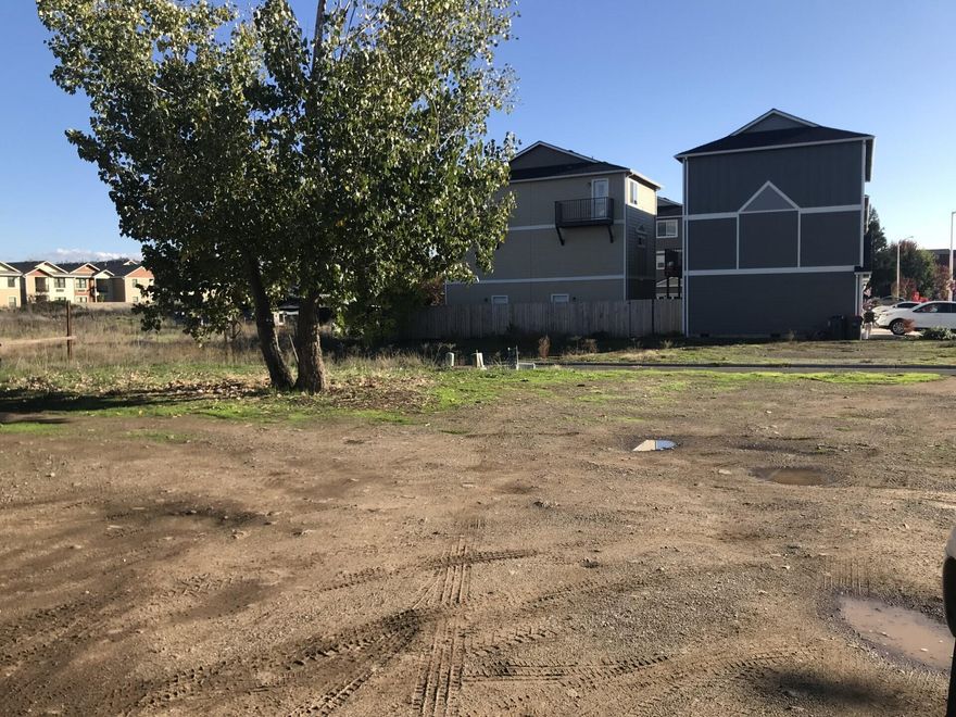 Townhome building opportunity in White City. This is one of five townhome-style building lots. Close to schools and shopping, located in a newer area with beautiful townhomes down the street . HOA is only $110 per year.
NOTE: This is part of a 4 lot purchase. Properties are permitted for building a 4-plex or 5-plex structure. Lot # 7824, 7826, 7828, and 7830 must all be purchased as one transaction.
Please contact listing agent for details.