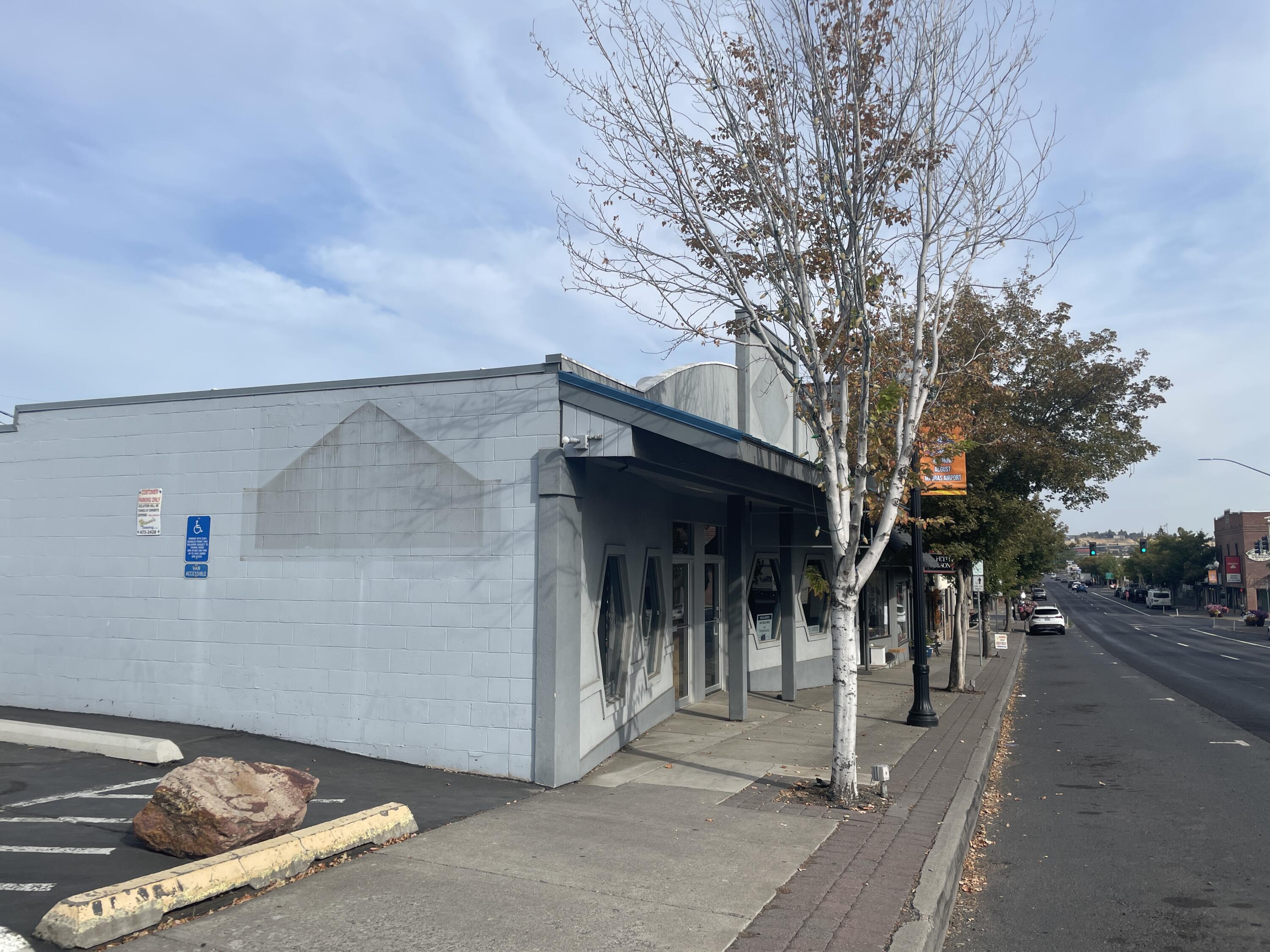Palmain - Commercial Sale