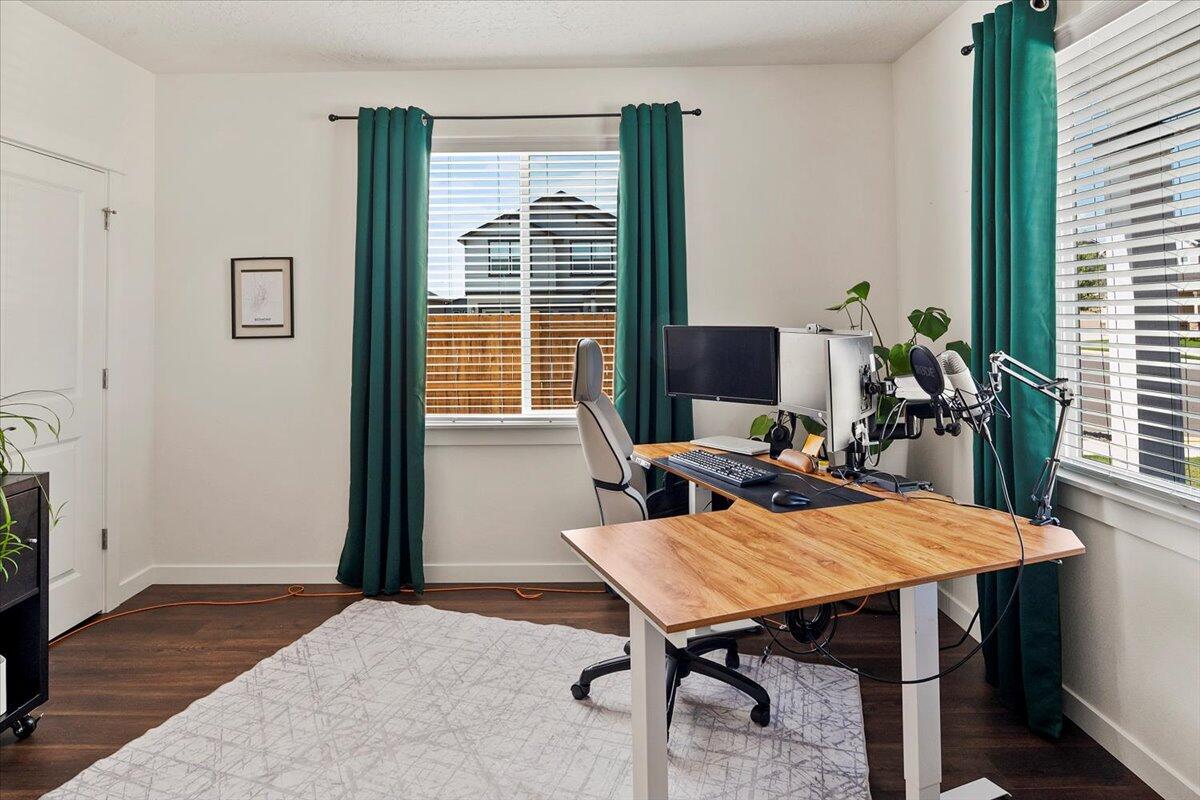 1592 NW Varnish Place