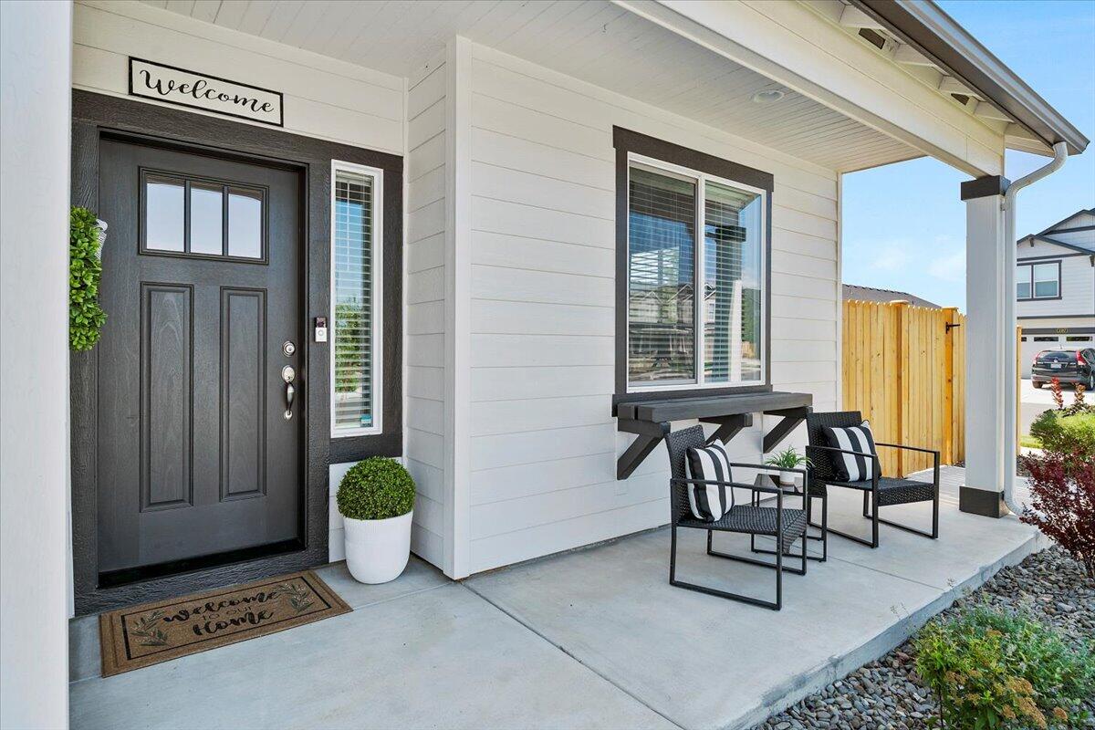 1592 NW Varnish Place