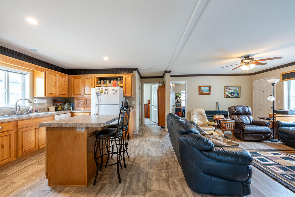 2456 SW Mariposa Loop