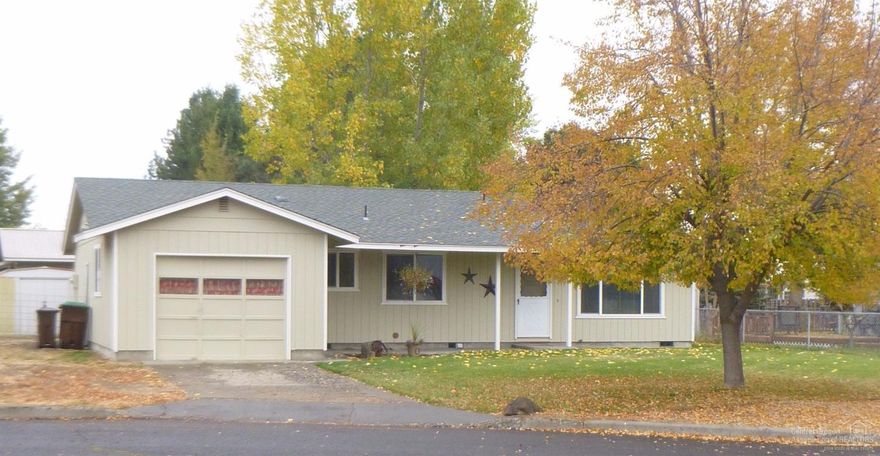 Immaculate 2 bedroom home in town. All new exterior paint, newer windows, vinyl, cabinets newly painted. Nice yard front and fenced back on alley.