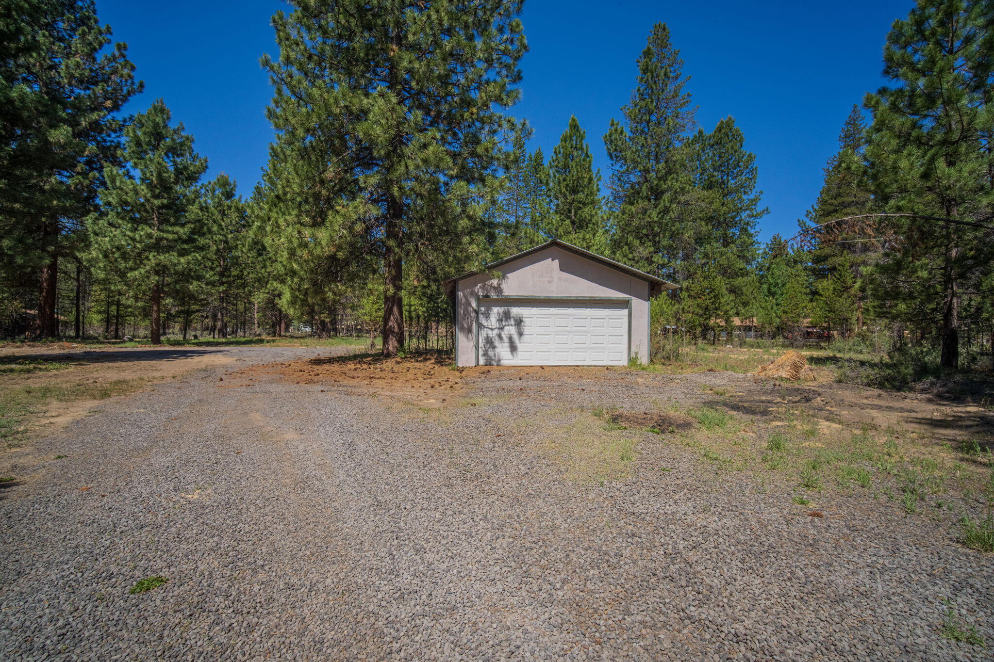 15893 Fir Road