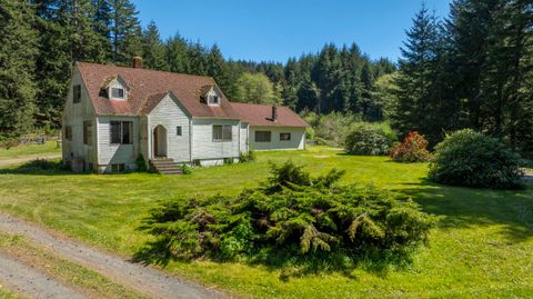 Tiny photo for 94010 N Way Lane, North Bend, OR 97459 (MLS # 220215462)