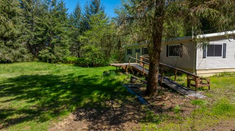 Tiny photo for 94010 N Way Lane, North Bend, OR 97459 (MLS # 220215462)