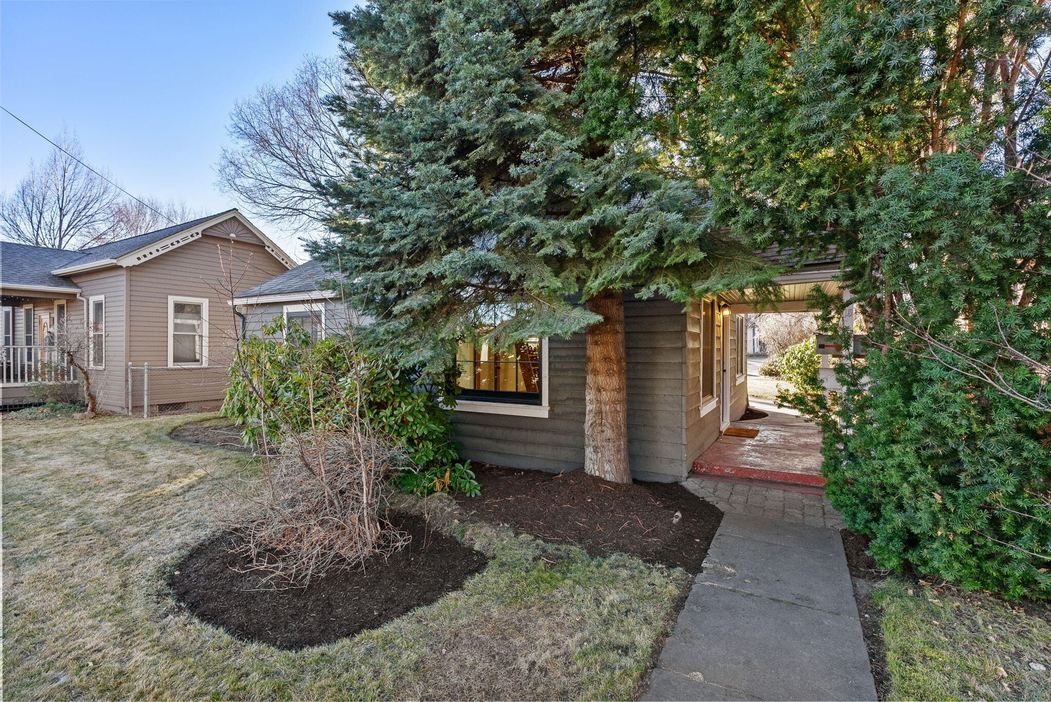 15 NW Franklin Avenue