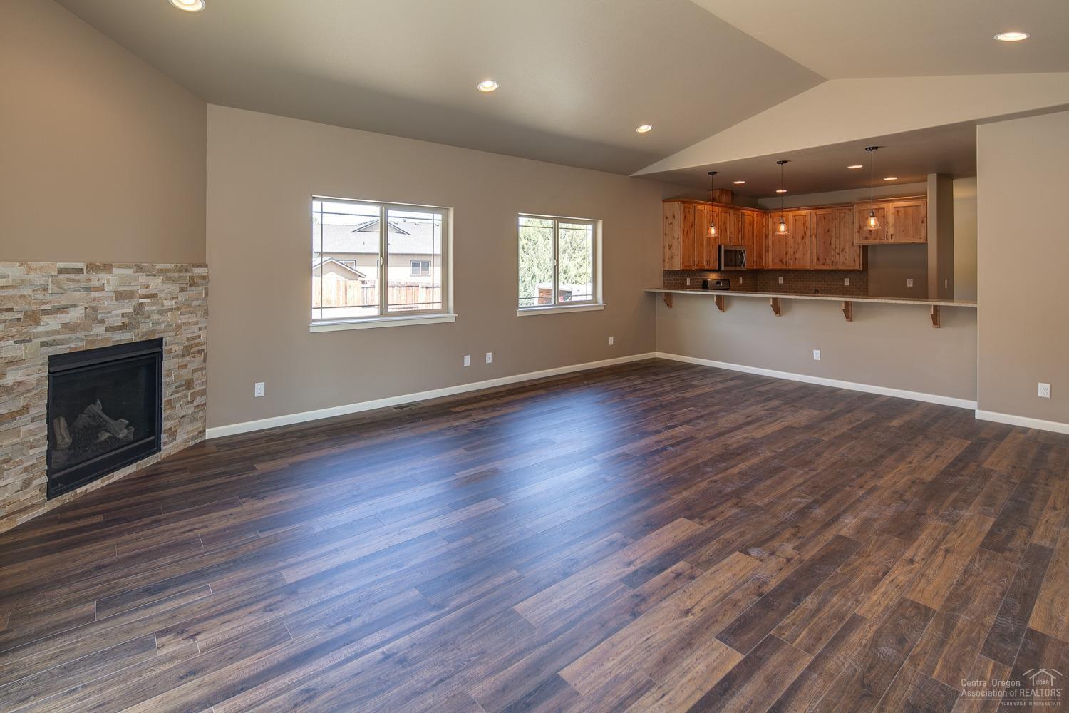 Kian Canyon - Residential