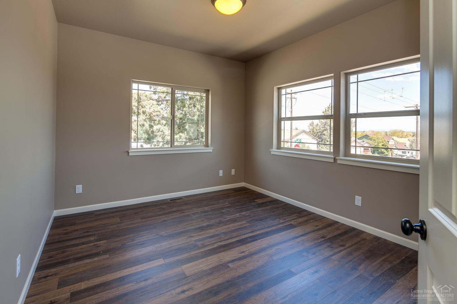 Kian Canyon - Residential