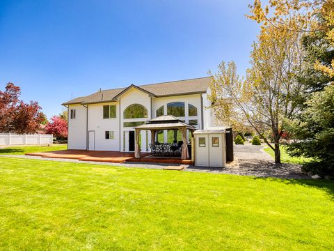 Tiny photo for 9015 Arant Road, Klamath Falls, OR 97603 (MLS # 220220116)