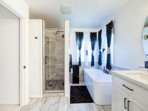 Tiny photo for 9015 Arant Road, Klamath Falls, OR 97603 (MLS # 220220116)