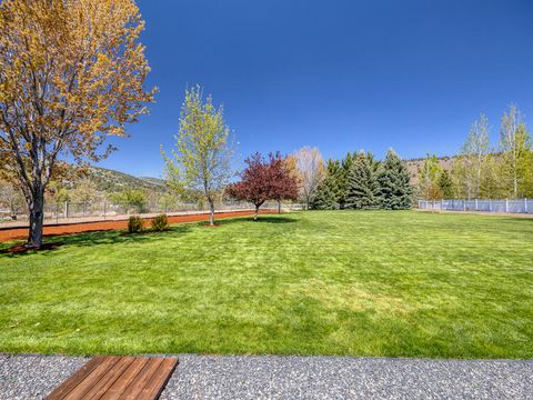 Tiny photo for 9015 Arant Road, Klamath Falls, OR 97603 (MLS # 220220116)