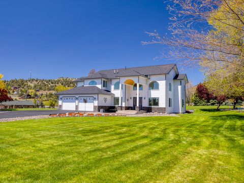 Tiny photo for 9015 Arant Road, Klamath Falls, OR 97603 (MLS # 220220116)