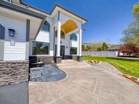Tiny photo for 9015 Arant Road, Klamath Falls, OR 97603 (MLS # 220220116)