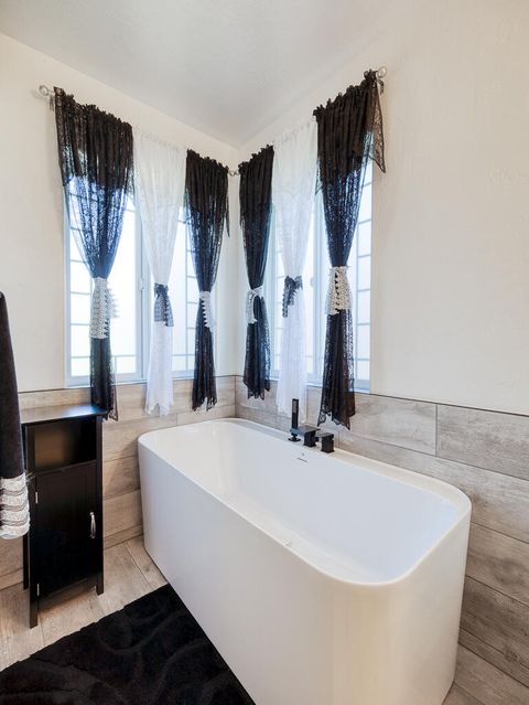 Tiny photo for 9015 Arant Road, Klamath Falls, OR 97603 (MLS # 220220116)