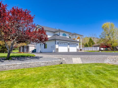 Tiny photo for 9015 Arant Road, Klamath Falls, OR 97603 (MLS # 220220116)