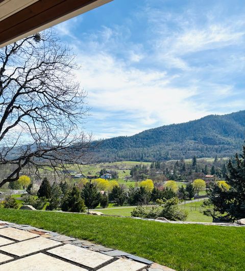 Tiny photo for 6015 Dark Hollow Road, Medford, OR 97501 (MLS # 220212915)