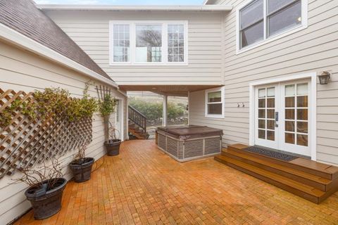 Tiny photo for 6015 Dark Hollow Road, Medford, OR 97501 (MLS # 220212915)