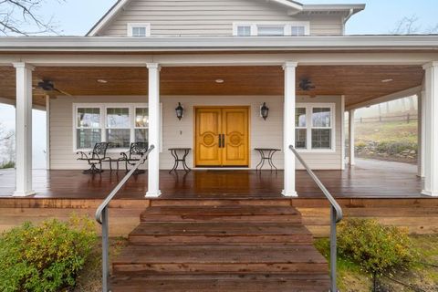 Tiny photo for 6015 Dark Hollow Road, Medford, OR 97501 (MLS # 220212915)