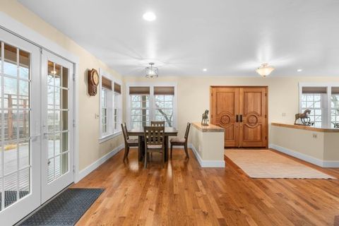 Tiny photo for 6015 Dark Hollow Road, Medford, OR 97501 (MLS # 220212915)