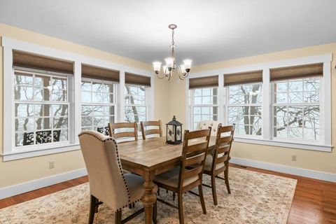 Tiny photo for 6015 Dark Hollow Road, Medford, OR 97501 (MLS # 220212915)