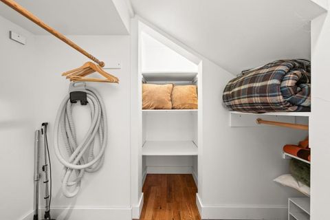 Tiny photo for 6015 Dark Hollow Road, Medford, OR 97501 (MLS # 220212915)