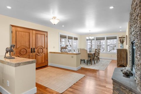 Tiny photo for 6015 Dark Hollow Road, Medford, OR 97501 (MLS # 220212915)