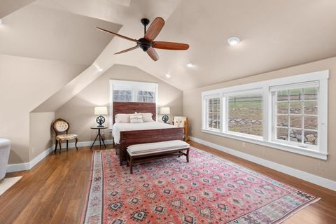 Tiny photo for 6015 Dark Hollow Road, Medford, OR 97501 (MLS # 220212915)