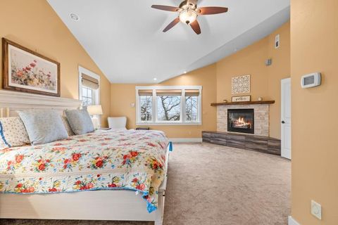 Tiny photo for 6015 Dark Hollow Road, Medford, OR 97501 (MLS # 220212915)