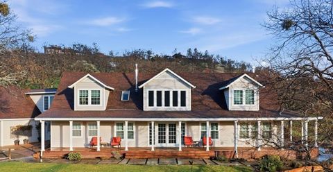 Photo of 6015 Dark Hollow Road, Medford, OR 97501 (MLS # 220212915)