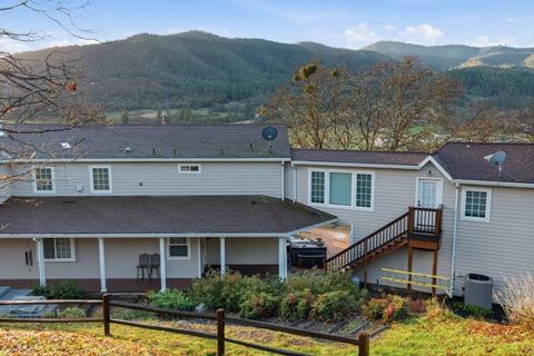 Tiny photo for 6015 Dark Hollow Road, Medford, OR 97501 (MLS # 220212915)