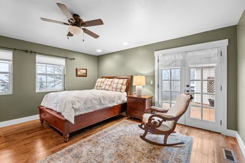 Tiny photo for 6015 Dark Hollow Road, Medford, OR 97501 (MLS # 220212915)