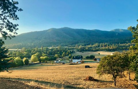 Tiny photo for 6015 Dark Hollow Road, Medford, OR 97501 (MLS # 220212915)