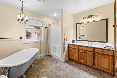 Tiny photo for 6015 Dark Hollow Road, Medford, OR 97501 (MLS # 220212915)