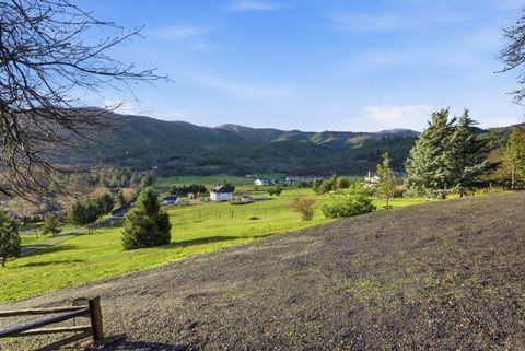 Tiny photo for 6015 Dark Hollow Road, Medford, OR 97501 (MLS # 220212915)