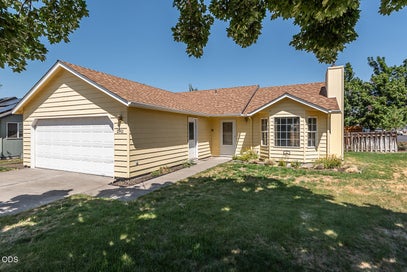 2911 SW Reindeer Avenue Redmond OR 97756