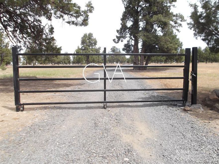 20 Acres with permitted 1300 s.f. Ag/Equine bldg. Unobstructed Cascade mtn. views, 3 Fingered Jack, Black Butte and much more. Occasional camping & hunting, and fishing only minutes away on Lake Billy Chinook. Boat mooring options available. Possible Farm Use---check with Jefferson County. Call for an appointment for this rare opportunity.