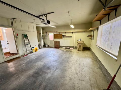 Tiny photo for 1026 NE A Street, Grants Pass, OR 97526 (MLS # 220219755)