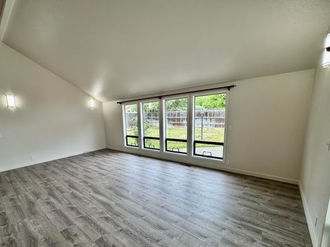 Tiny photo for 1026 NE A Street, Grants Pass, OR 97526 (MLS # 220219755)