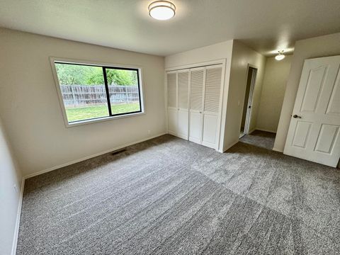 Tiny photo for 1026 NE A Street, Grants Pass, OR 97526 (MLS # 220219755)