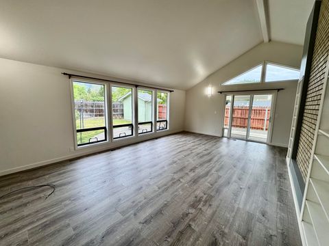 Tiny photo for 1026 NE A Street, Grants Pass, OR 97526 (MLS # 220219755)