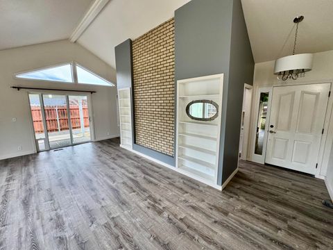 Tiny photo for 1026 NE A Street, Grants Pass, OR 97526 (MLS # 220219755)