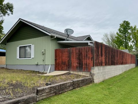 Tiny photo for 1026 NE A Street, Grants Pass, OR 97526 (MLS # 220219755)