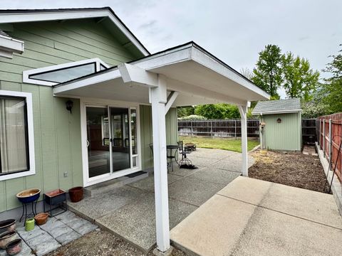 Tiny photo for 1026 NE A Street, Grants Pass, OR 97526 (MLS # 220219755)