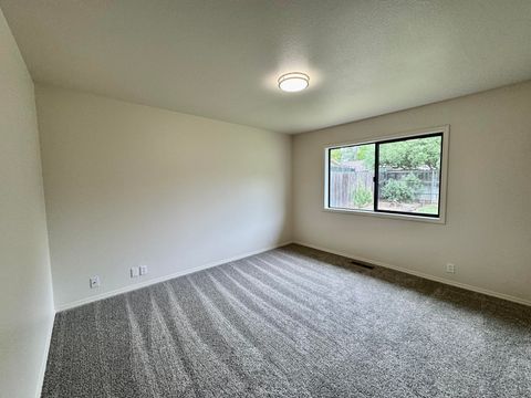 Tiny photo for 1026 NE A Street, Grants Pass, OR 97526 (MLS # 220219755)