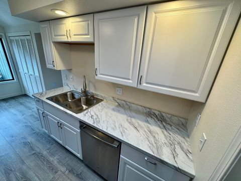 Tiny photo for 1026 NE A Street, Grants Pass, OR 97526 (MLS # 220219755)