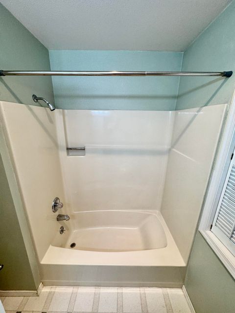 Tiny photo for 1026 NE A Street, Grants Pass, OR 97526 (MLS # 220219755)