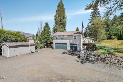 Photo of 216 Terrace Drive, Glide, OR 97443 (MLS # 220227093)