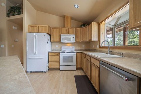 Tiny photo for 53530 Bridge Drive, La Pine, OR 97739 (MLS # 220202546)