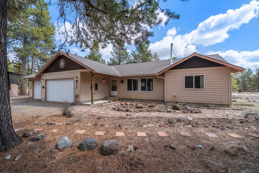Truly a Central Oregon gem with two tax lots located on the Little Deschutes River featuring a dry cabin that can sleep up to 6, a single level home with 3 bedrooms, 3 bathrooms and 3 car garage, vaulted ceilings and open floor plan. 12 minutes from LaPine, 15 minutes from SunRiver, and 30 minutes from Bend. Quail Run Golf Course is 5 minutes away, public access to the river down the road, hiking/mt biking trails, lakes, camping and fishing all minutes away!!
